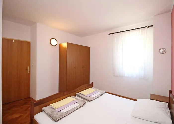 Apartments Karamarko