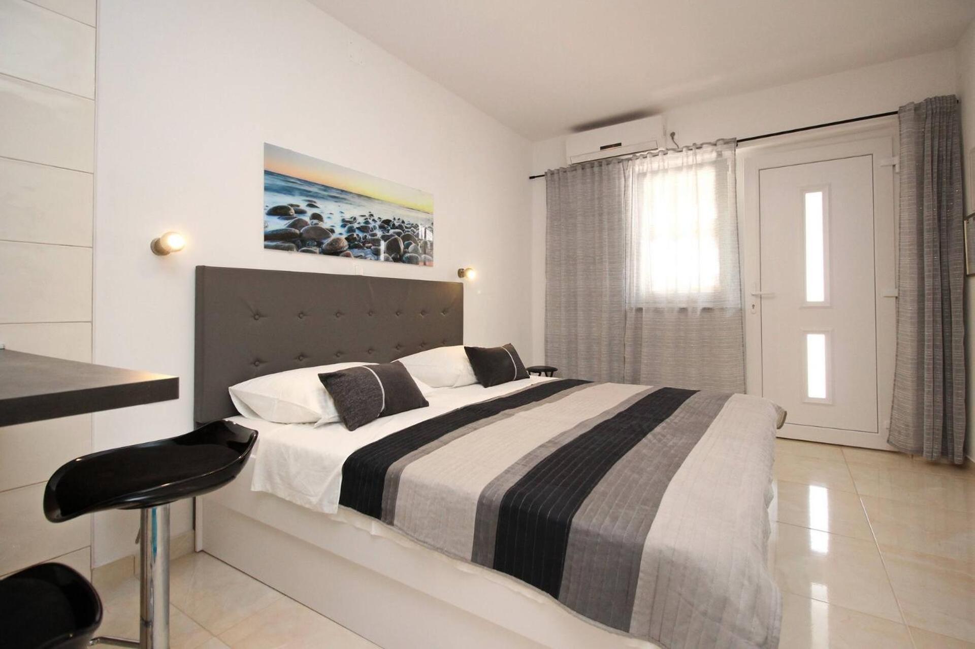 Guest house Karamarko Baska (Krk)